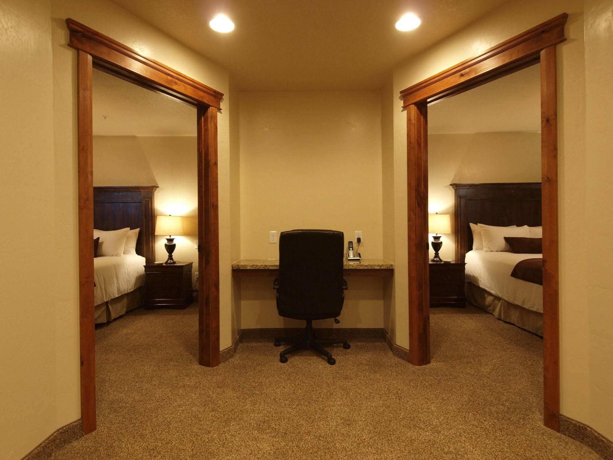 Cb&M Executive Suites Roosevelt Eksteriør bilde